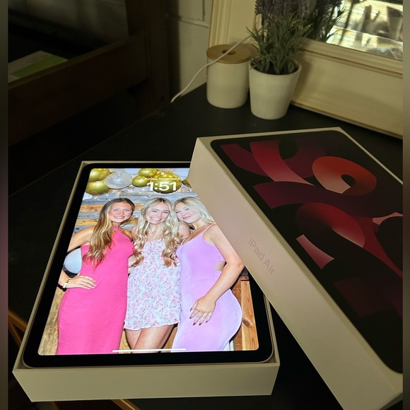 iPad Air (5th Generation) 256gb 10.9”/ Apple Pencil